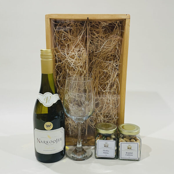 Narkoojee And Nibbles image. Small but popular gift hampers, Narkoojee wine cashews & healthy nibbles. Buy now Online or Phone 03 5174-4888