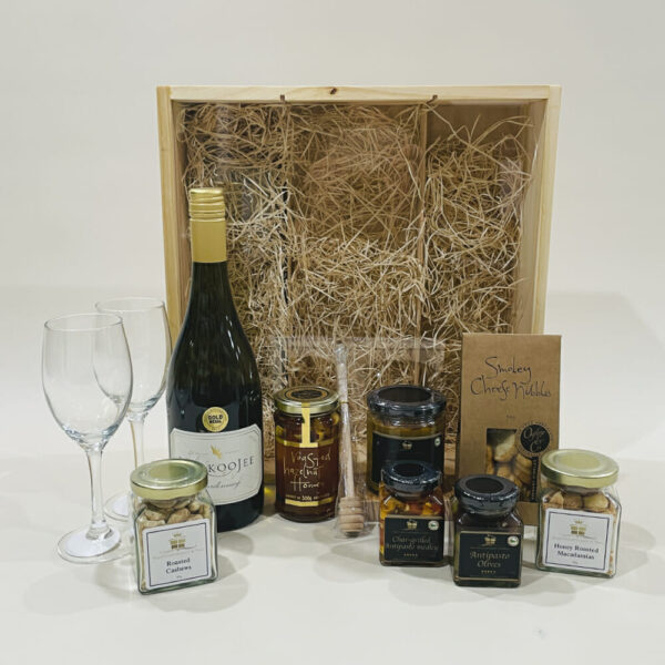 Narkoojee Celebration Hamper image. A delightful gourmet gift is our Narkoojee Celebration Hamper. Buy now Online or Phone 03 5174-4888